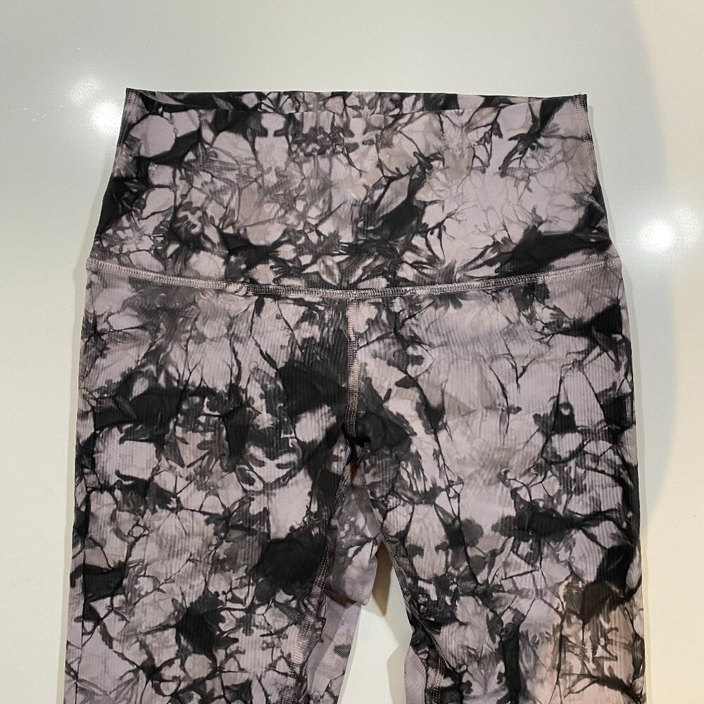 Lululemon Shibori 7/8 Leggings